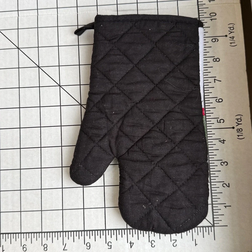 Lot of 3 Christmas Oven Mitts – Sur La Table Snowflake + Farmhouse Holiday